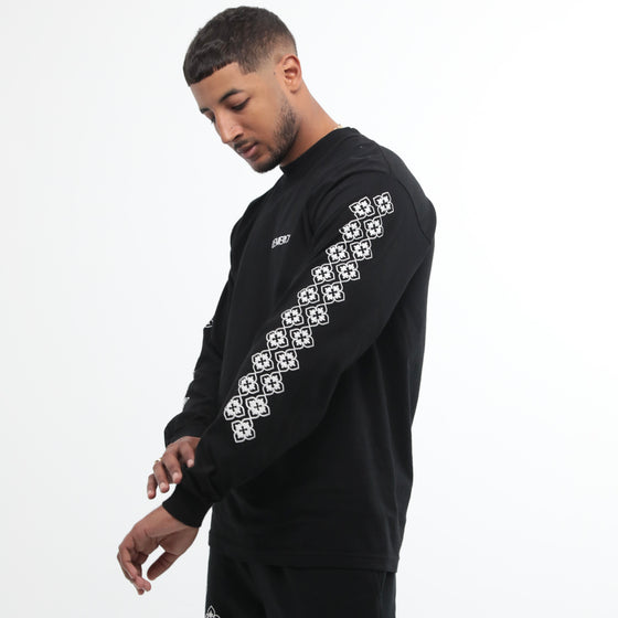 BLACK ESSENTIAL LONG SLEEVE