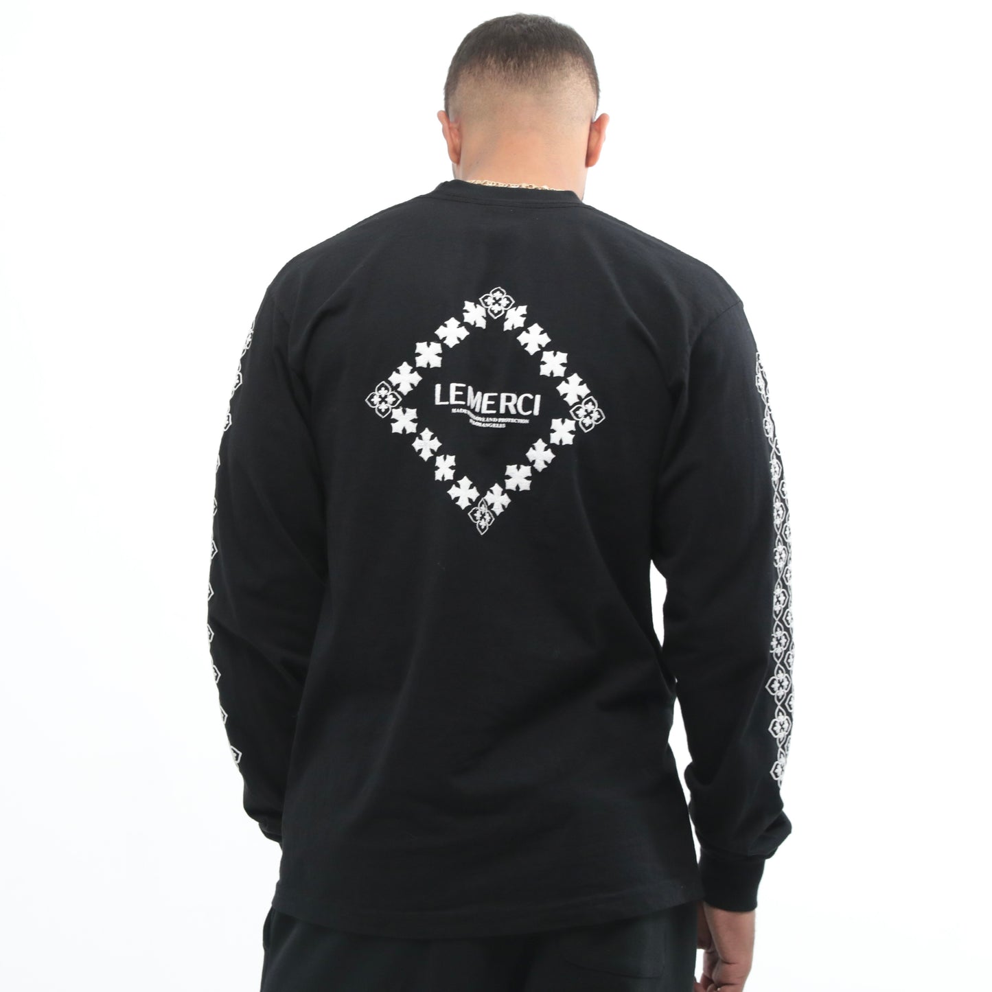 BLACK ESSENTIAL LONG SLEEVE