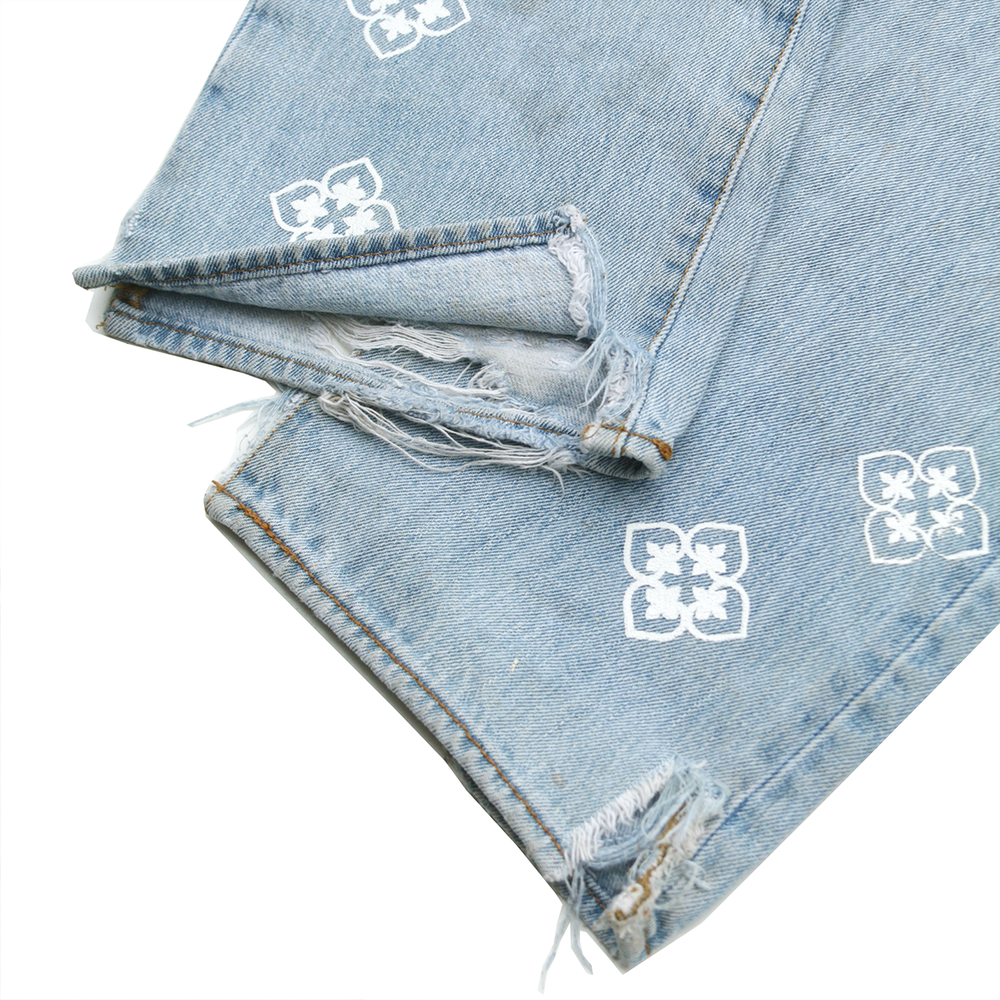 
                  
                    VINTAGE CROSS DENIM
                  
                