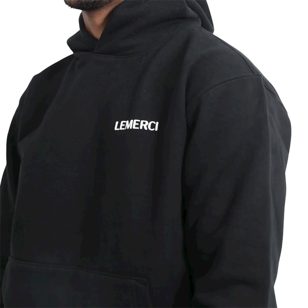 BLACK ESSENTIAL HOODIE